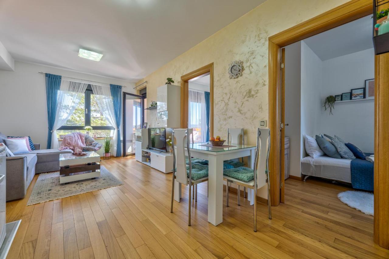 Apartman Teona Apartment *