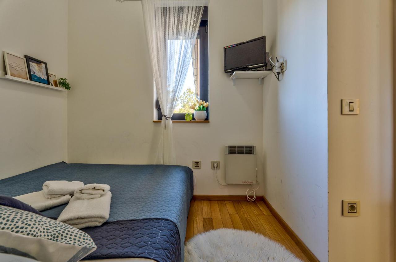 Apartman Teona Apartment *
